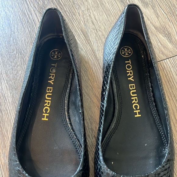 Tory Burch snakeskin flats - Picture 2 of 5